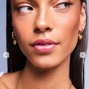 Chic Gold Heart Drop Earrings